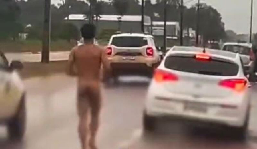 Homem é flagrado correndo nu pelas ruas de Sinop